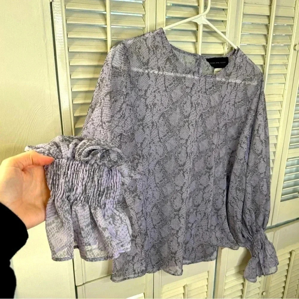 Lavender snake print sheer top - Picture 2 of 6